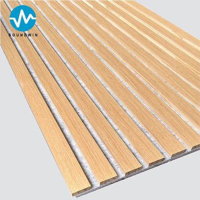 Vernis eiken akustische slate houten wandpanelen met lichtgrijze natuurlijke hout voor woonkamer