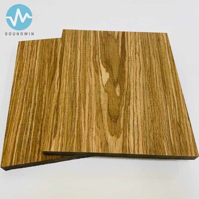 Hoogwaardig microperforated geluidsisolatie paneel massief hout creëren een comfortabele omgeving voor conventionele zaal