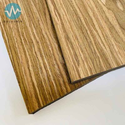 Hoogwaardig microperforated geluidsisolatie paneel massief hout creëren een comfortabele omgeving voor conventionele zaal