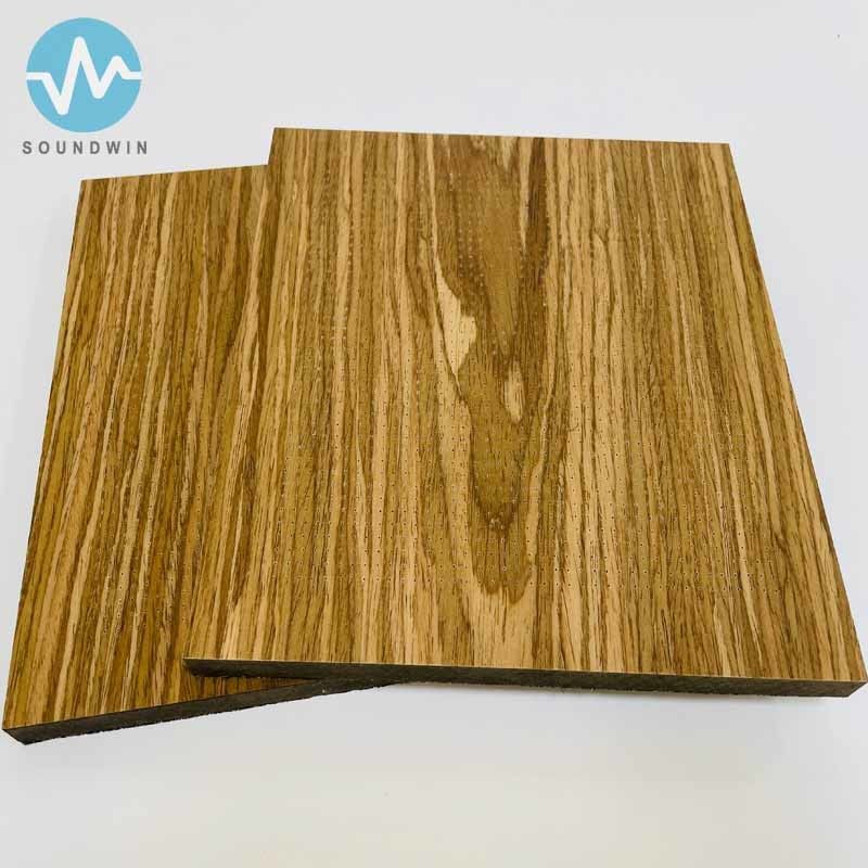 Hoogwaardig microperforated geluidsisolatie paneel massief hout creëren een comfortabele omgeving voor conventionele zaal